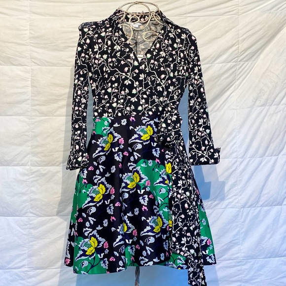 Diane Von Furstenberg Dresses & Skirts - Diane Von Furstenburg Amelianna wrap dress
